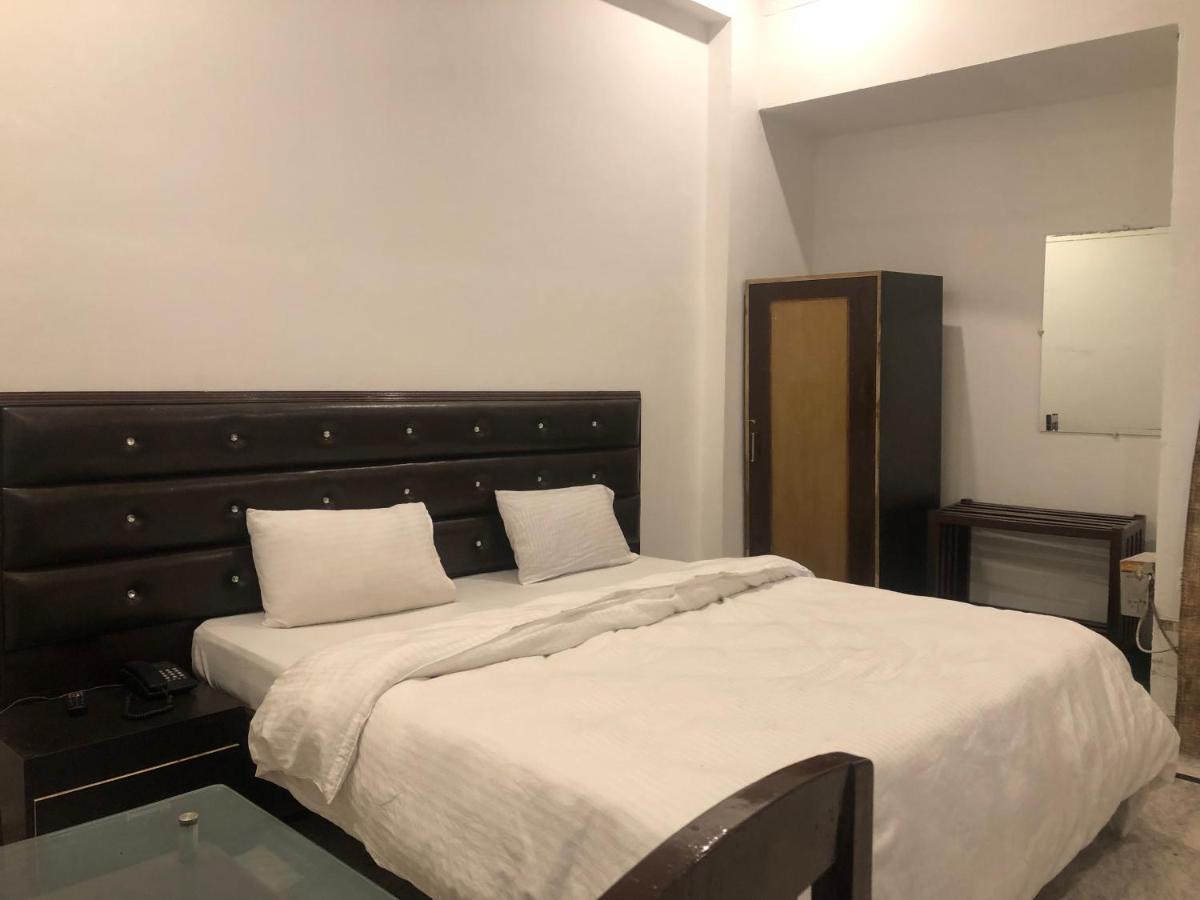 Hotel Shivanta Residency Рішикеш Екстер'єр фото