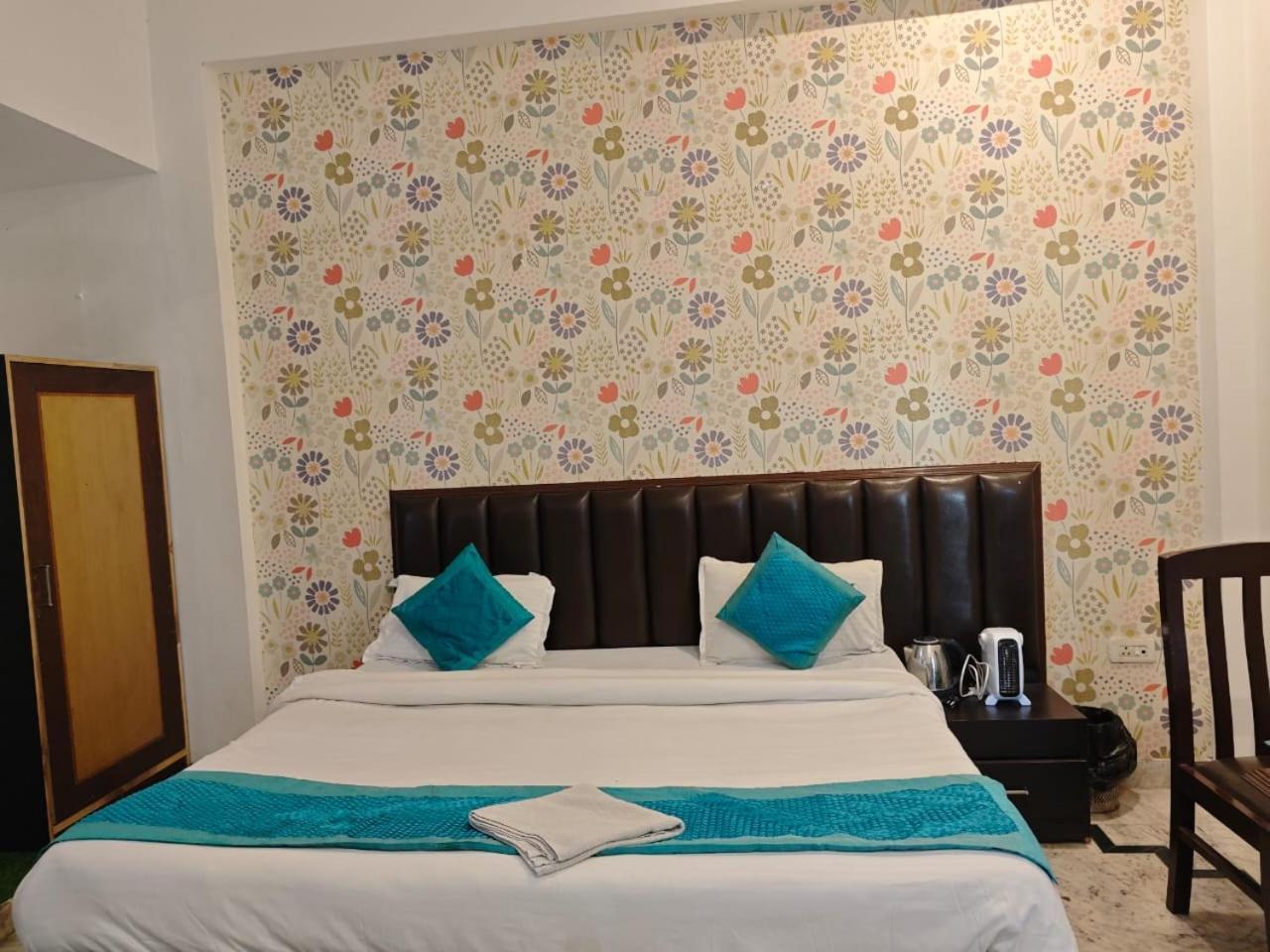Hotel Shivanta Residency Рішикеш Екстер'єр фото